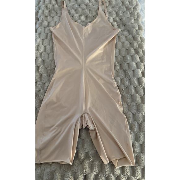 Spanx Bodysuit Open Bust Mid Thigh Tummy Control Panel Smooths Thinstincts Sz L - Picture 3 of 5